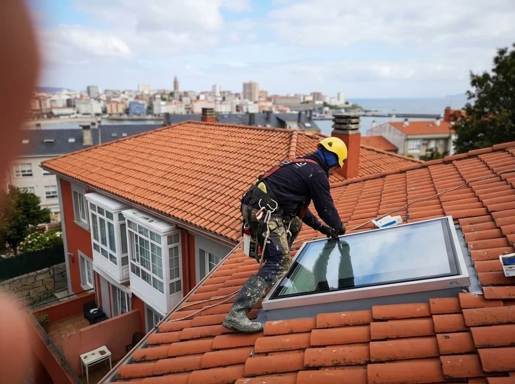 Foto 1 Instalación y reparación de lucernarios y claraboyas en A Coruña