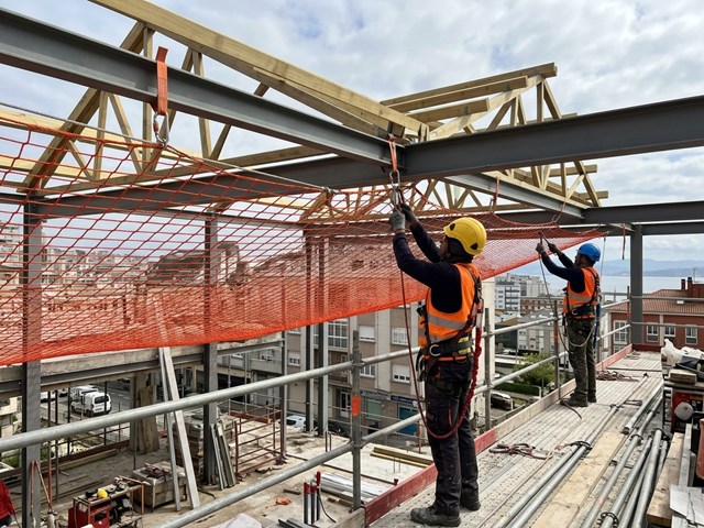 Redes de seguridad horizontales para tejados en A Coruña