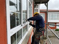 Sellados de galerías en A Coruña: protege tu fachada del agua